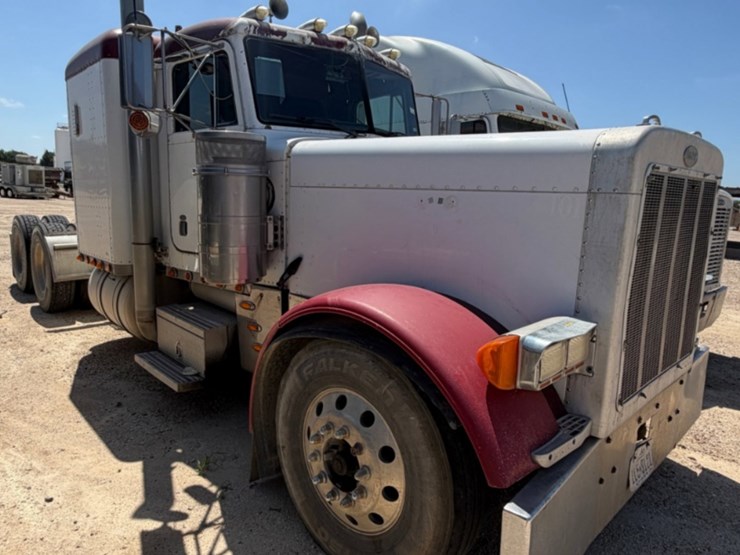 1999-peterbilt-379-image-3