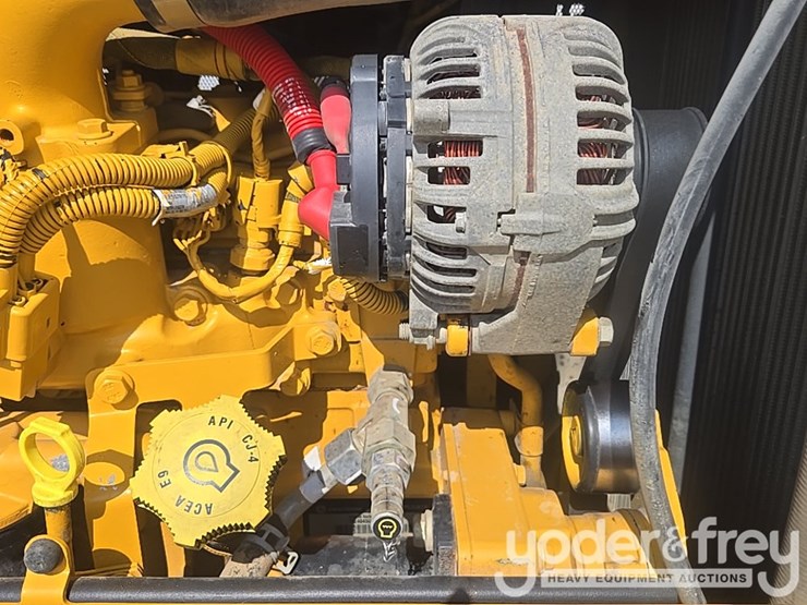 2023-deere-650k-lgp-image-45