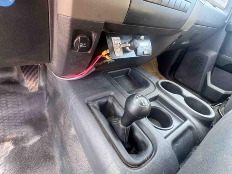 2010-dodge-ram-3500-image-17