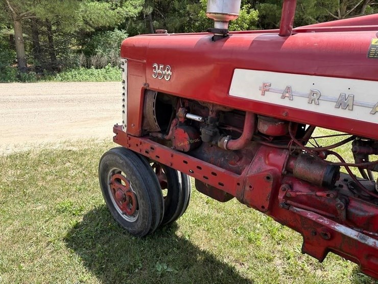 farmall-350-gas-tractor-image-5
