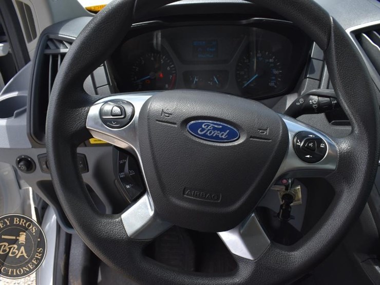 2019-ford-transit-image-28