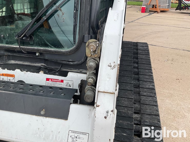 2012-bobcat-t190-image-10