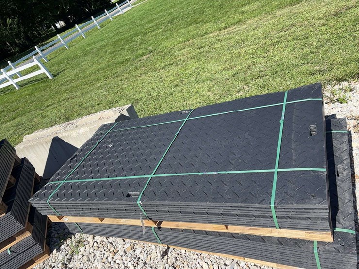 heavy-duty-composite-ground-protection-mats-image-2
