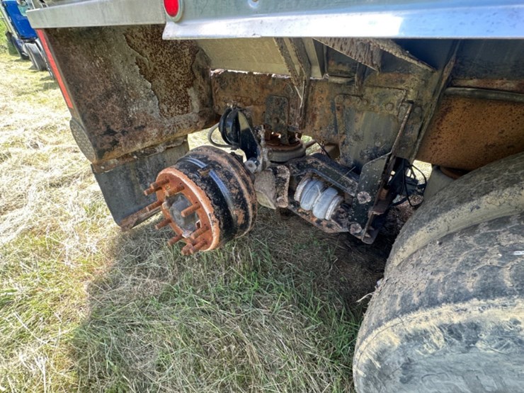 2010-peterbilt-367-image-26