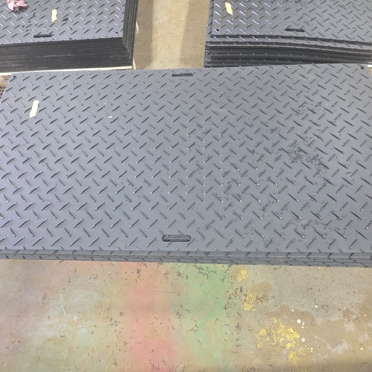 #4023 • ONSHINE GROUND PROTECTION MAT 4 FT X 8 FT
