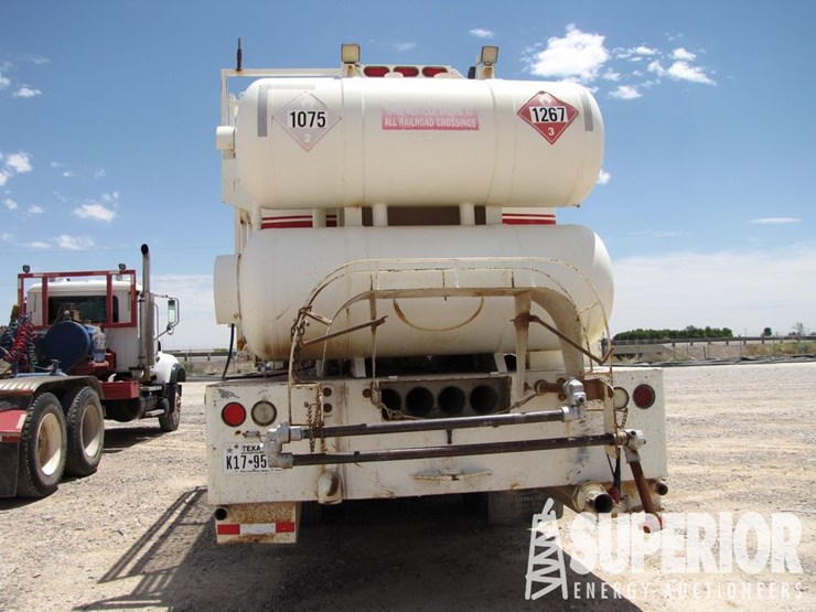 (x)-(6-11)-2006-mack-cu713-hot-oil-truck,-vin-1m2a...-image-11