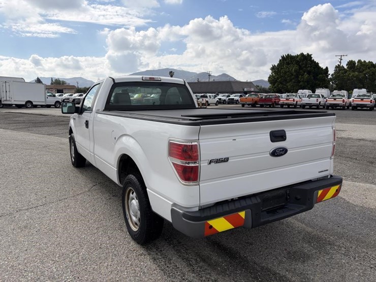 2013-ford-f150-xl-image-4