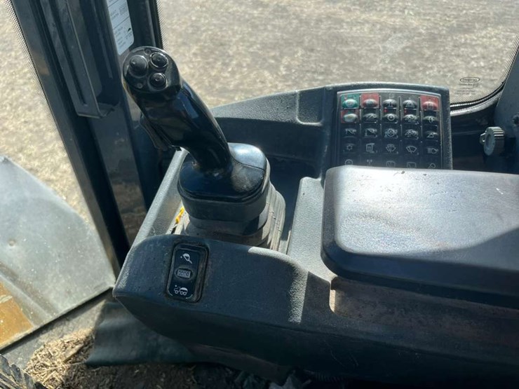deere-524k-image-38