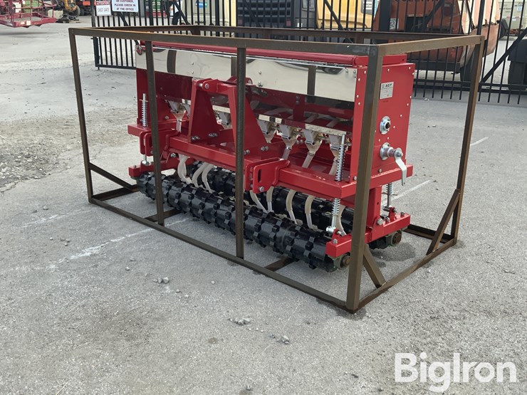 2026-massey-ferguson-730-image-1
