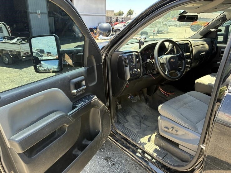 2018-chevrolet-silverado-1500-image-11
