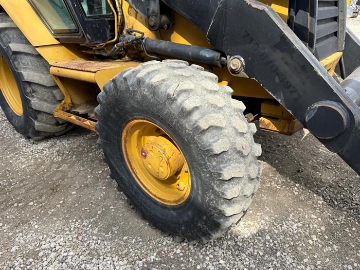 caterpillar-420d-image-11