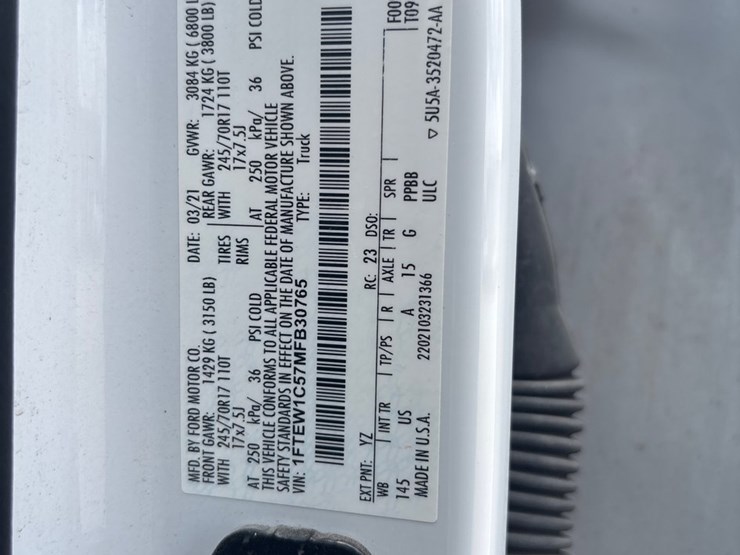 2021-ford-f150-xl-image-10