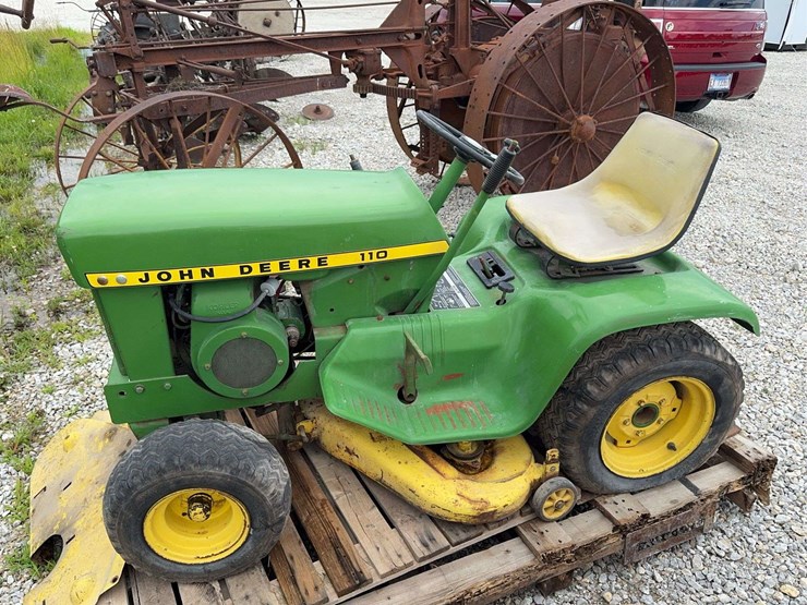 john-deere-110-image-2