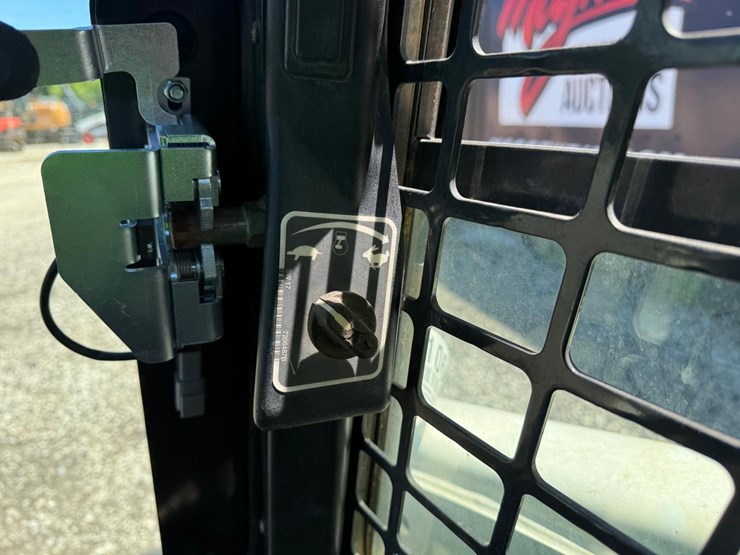 2018-bobcat-t770-image-22