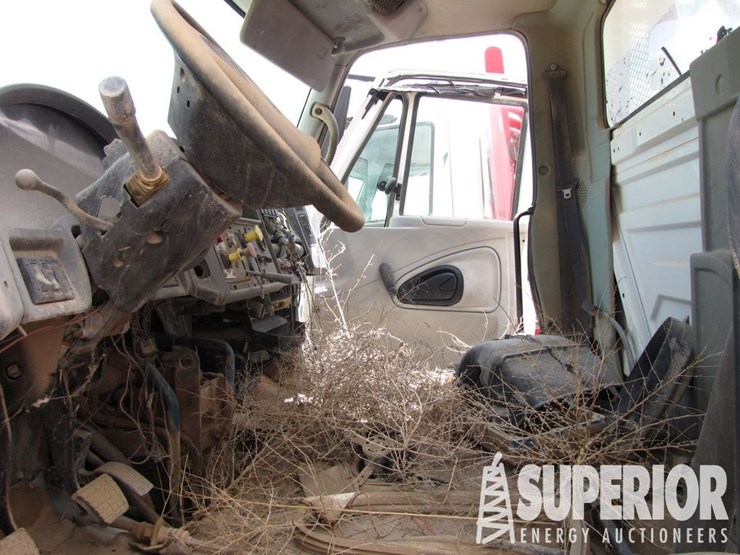 2005-international-durastar-4300-image-7
