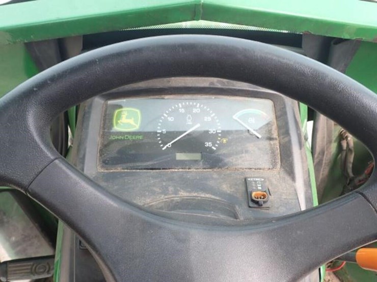 2011-john-deere-1023e-image-36