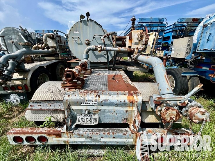 2017-caterpillar-375-image-3