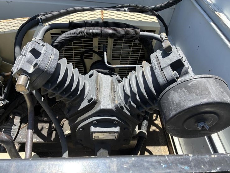 2006-ford-f550-image-17