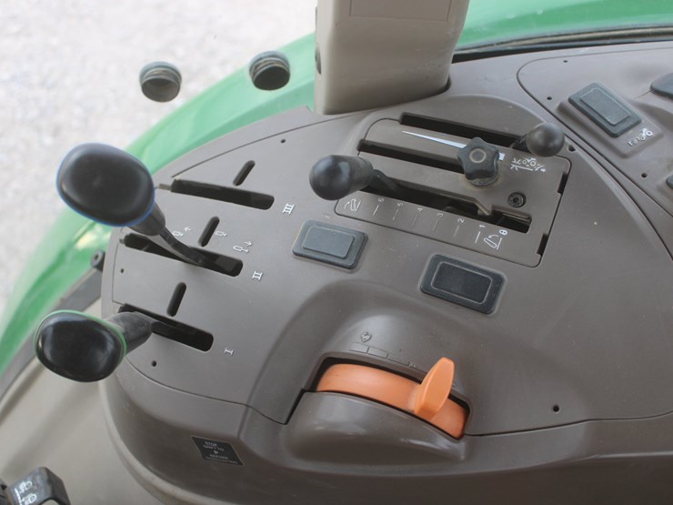 2013-john-deere-5100e-image-32