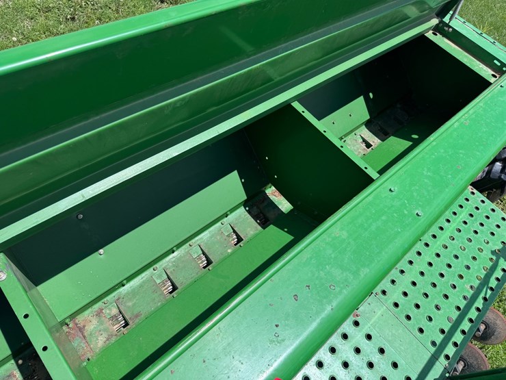 john-deere-750-image-10