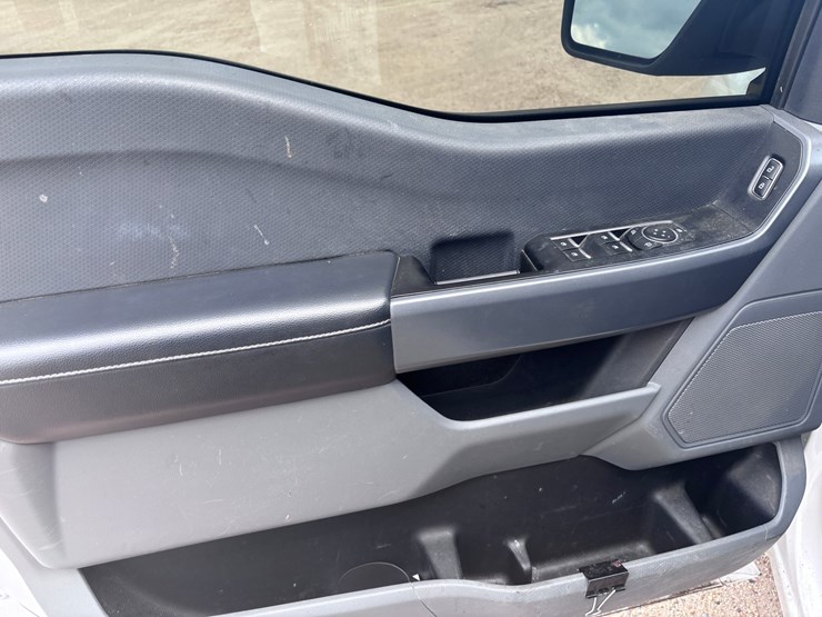 2021-ford-f150-xlt-image-9