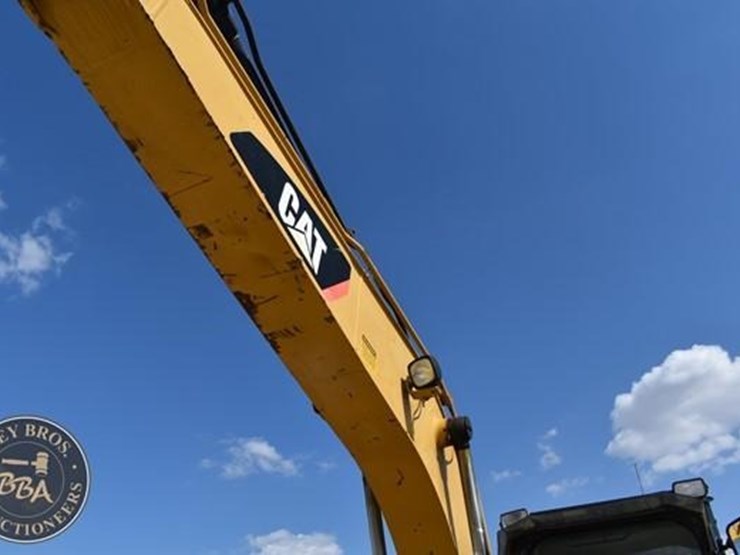 2011-caterpillar-312d-image-33