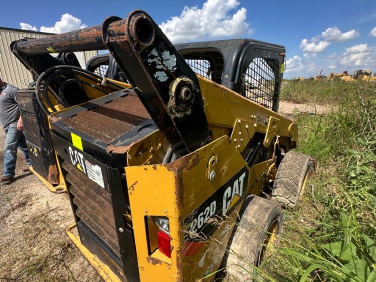 2016-caterpillar-262d-image-3