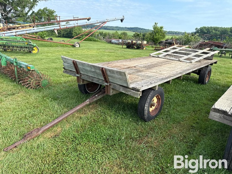 badger-16'-hay-wagon-image-1