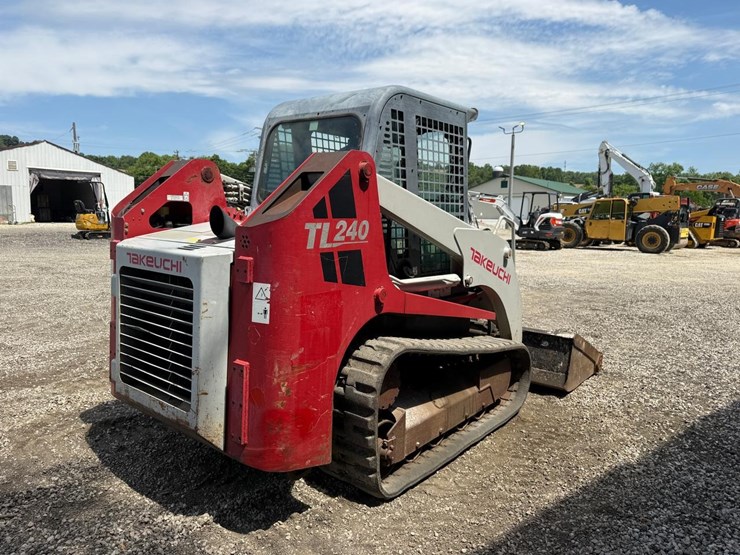 takeuchi-tl240-image-4