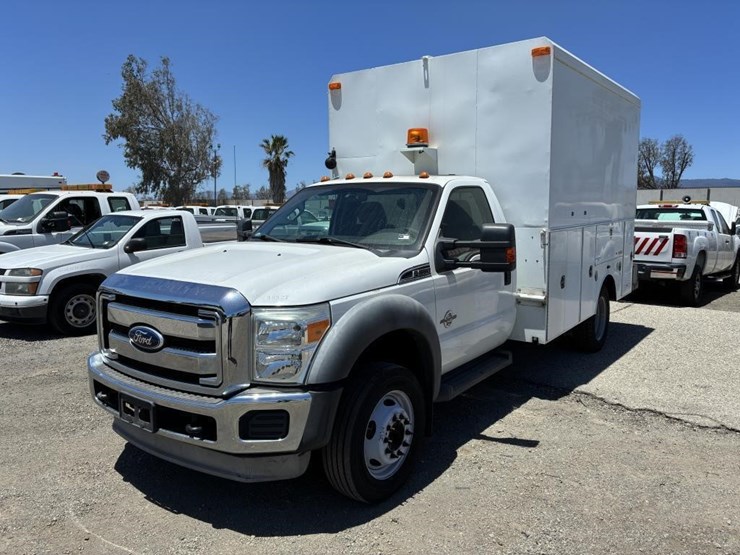 2011-ford-f550-image-1