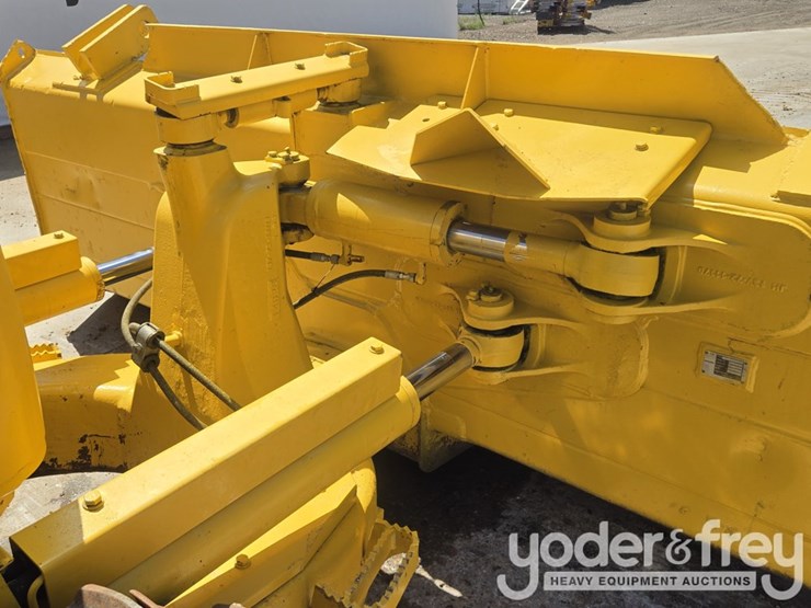 2021-komatsu-d61px-24-image-23