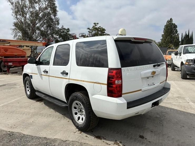 2015-chevrolet-tahoe-image-4