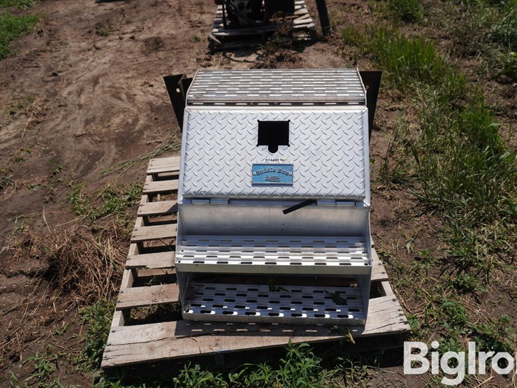 aluminum-saddle-box-image-2