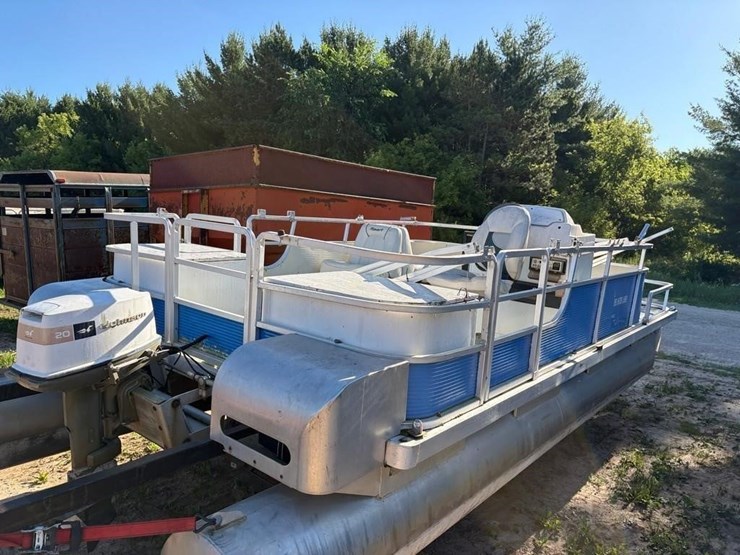 harris-pontoon-boat-image-5