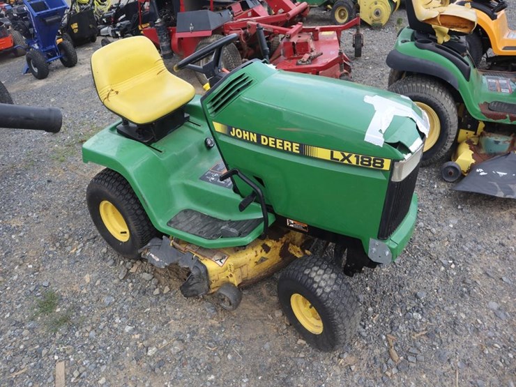 john-deere-lx188-image-1