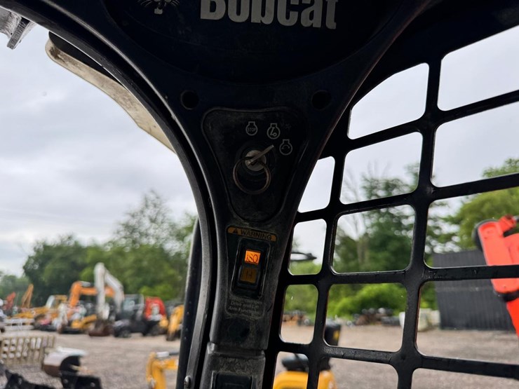 2015-bobcat-t590-image-25