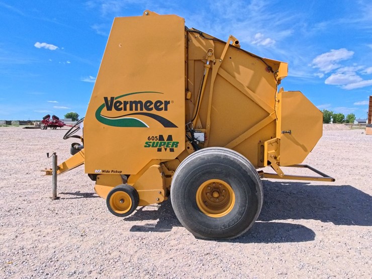 2010-vermeer-605-image-1