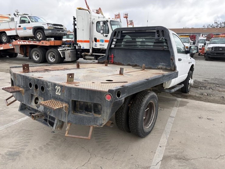2009-dodge-ram-3500-image-3