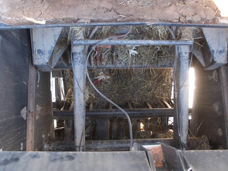 2019-case-ih-lb434xl-image-50