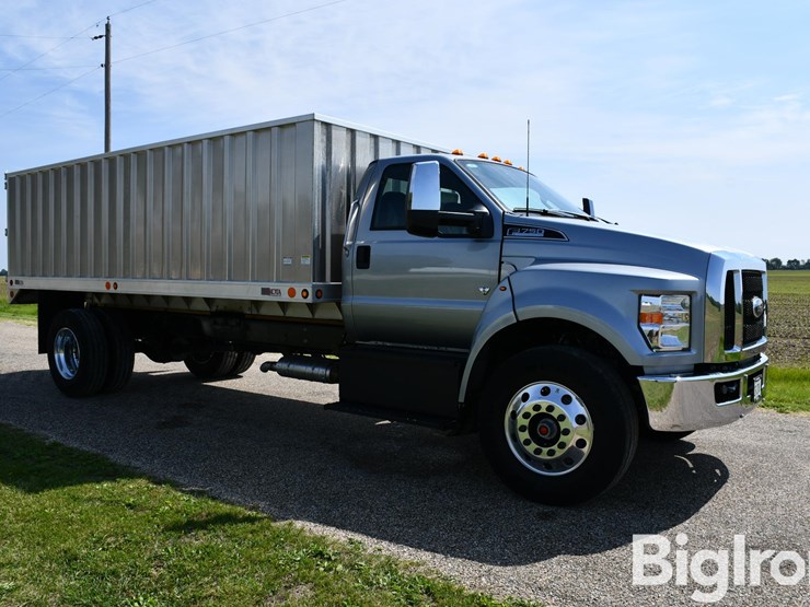 2025-ford-f750-image-3