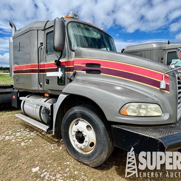 (x) (9-32) 2007 MACK CSN613 T/A Wet Kit Truck Trac...