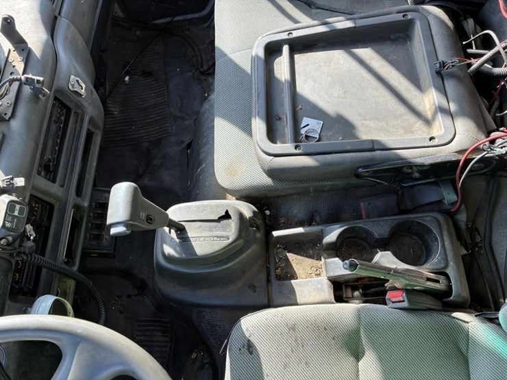 2005-isuzu-nqr-image-14