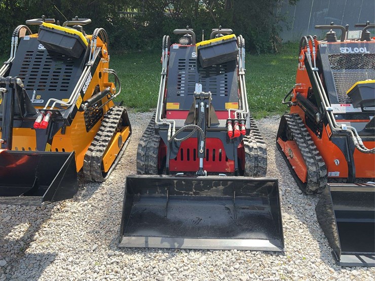 sl380-tracked-skid-steer-loader,-23hp-image-2