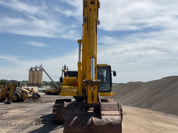 2022-komatsu-pc490-lc-11-image-2