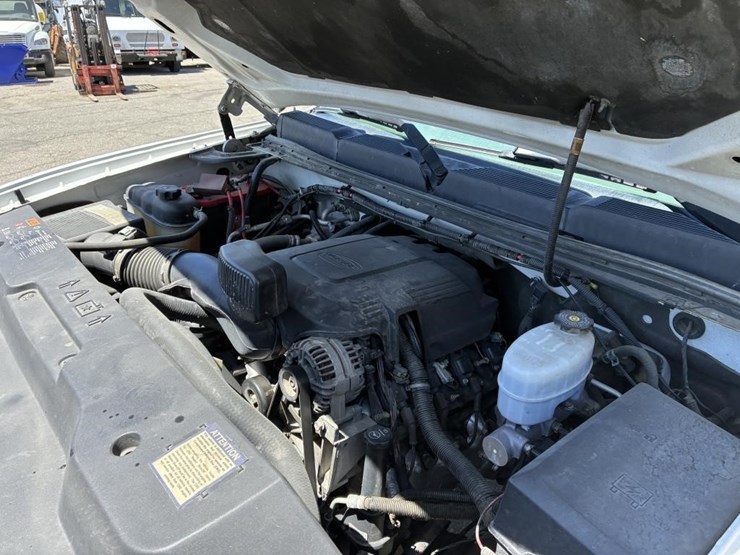 2011-chevrolet-silverado-2500-image-9