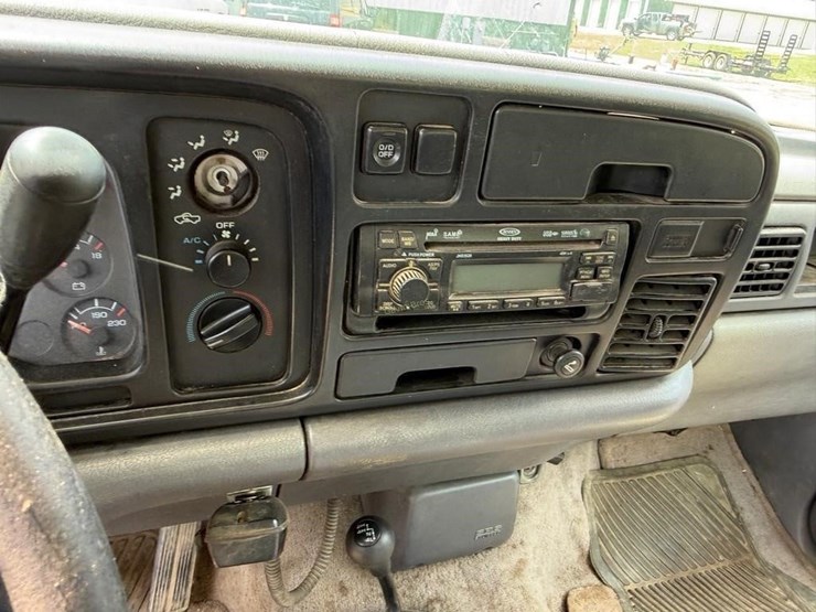 1997-dodge-3500-image-22