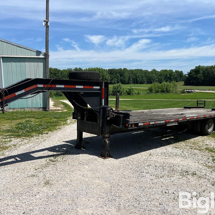 1989 Durcholtz 25’ T/A Gooseneck Flatbed Trailer