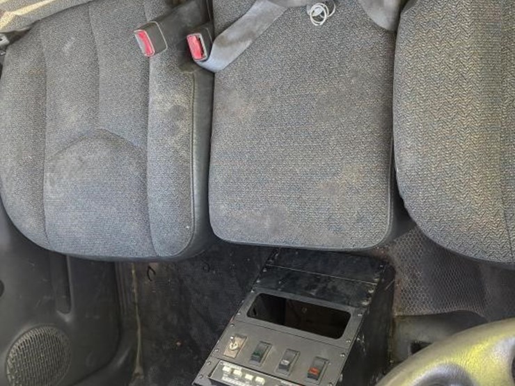 2003-chevrolet-silverado-2500-image-19