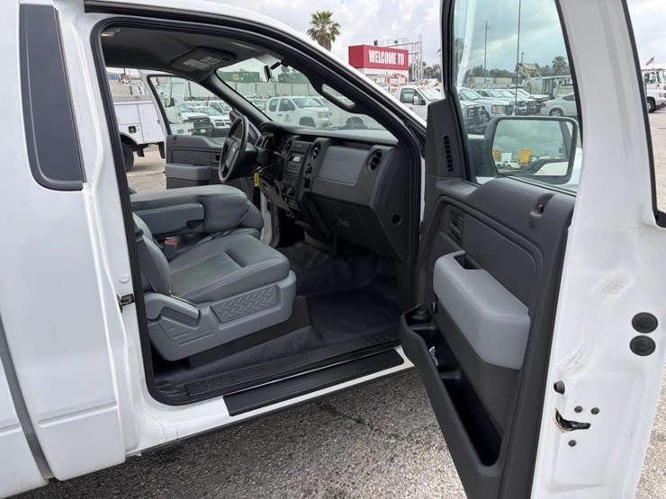 2013-ford-f150-xl-image-9
