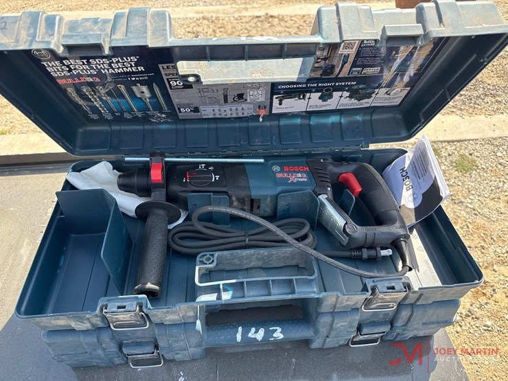bosch-bulldog-xtreme11255vsr-electric-rotary-hammer-drill-image-1